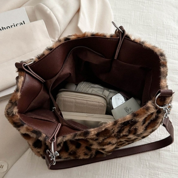 Pink Chic Faux Fur Leopard Shoulder Bag - Picture 5 of 7